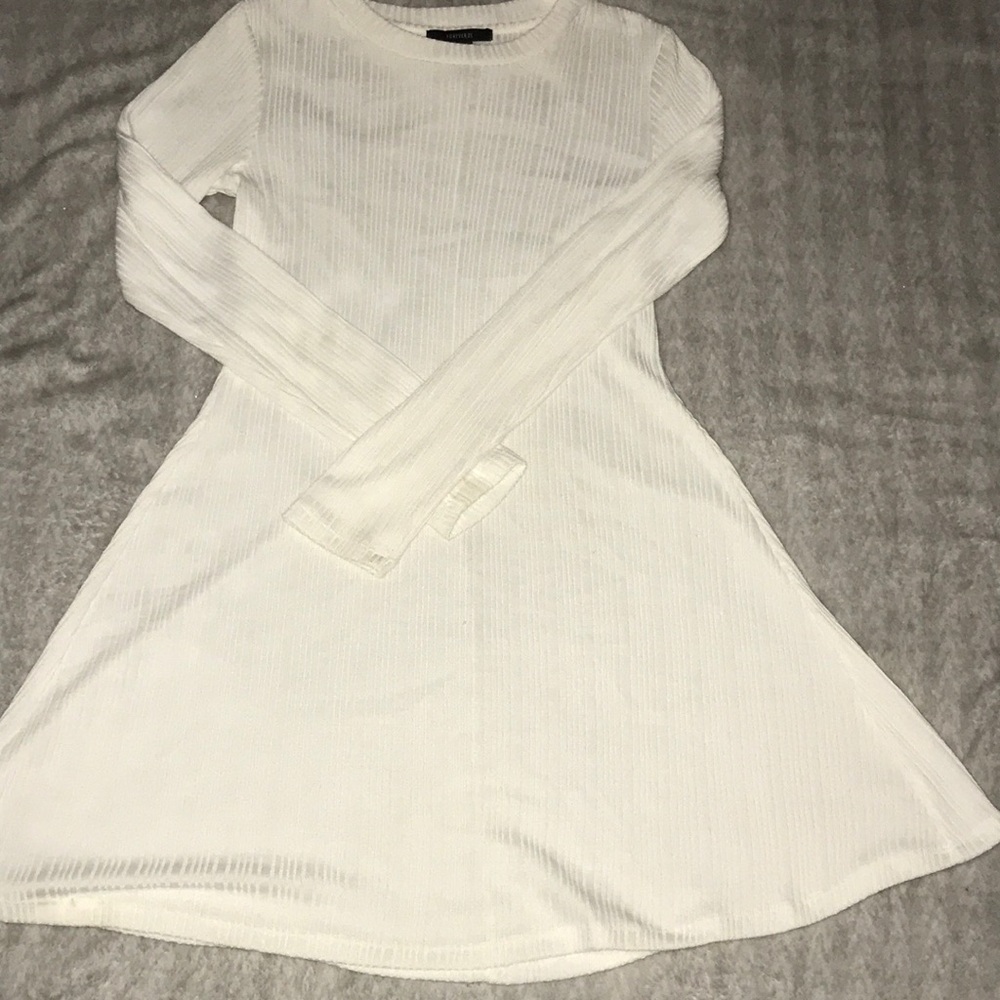 White long sleeve dress